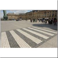 Paris Place Vendome Zebrastreifen.jpg